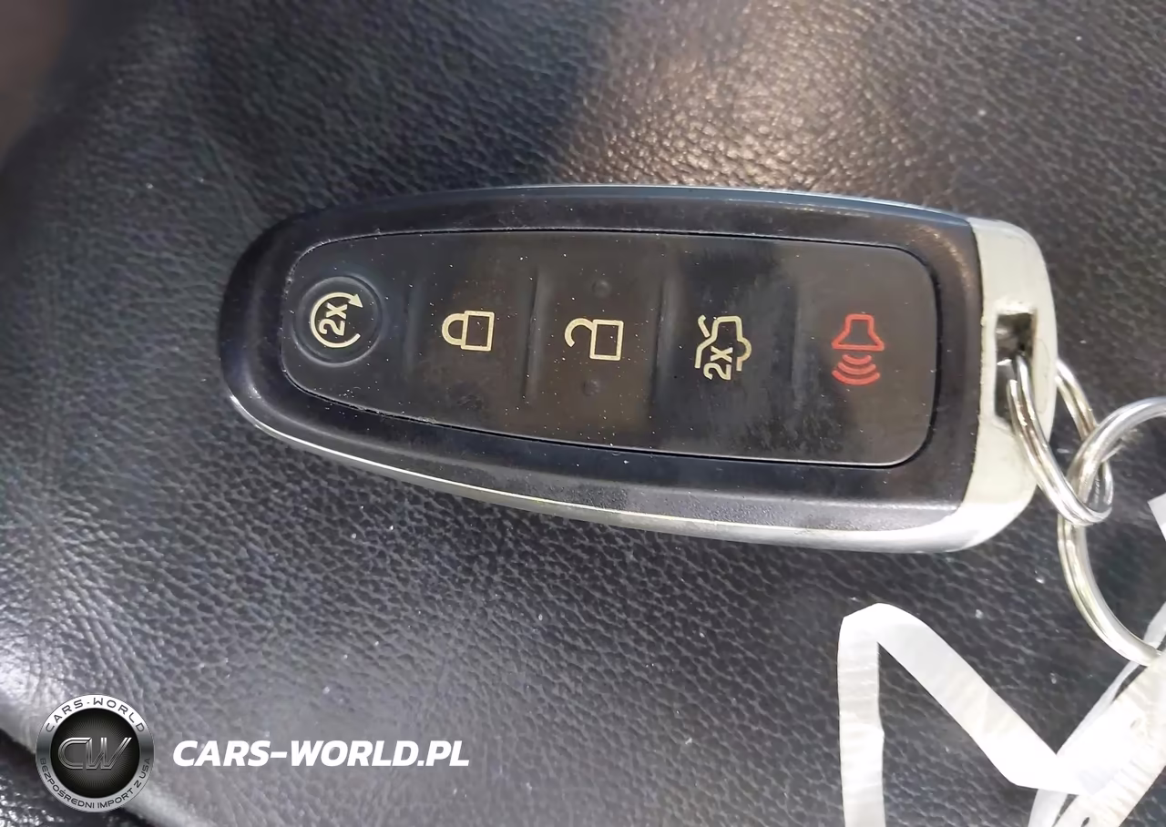 2018 Ford Escape Titanium VIN:1FMCU0J91JUD26331 - 11