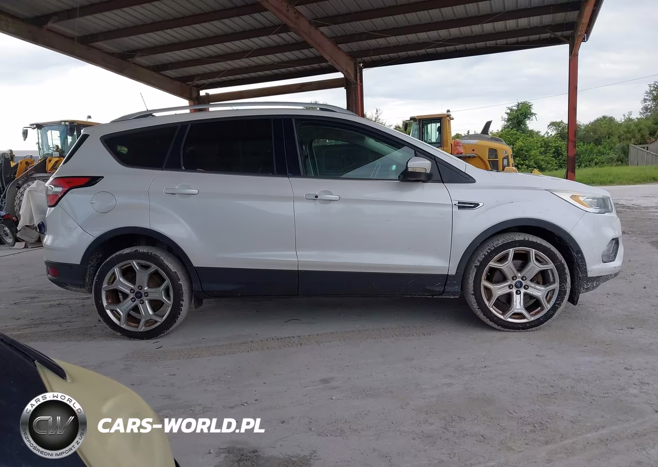 2018 Ford Escape Titanium VIN:1FMCU0J91JUD26331 - 13