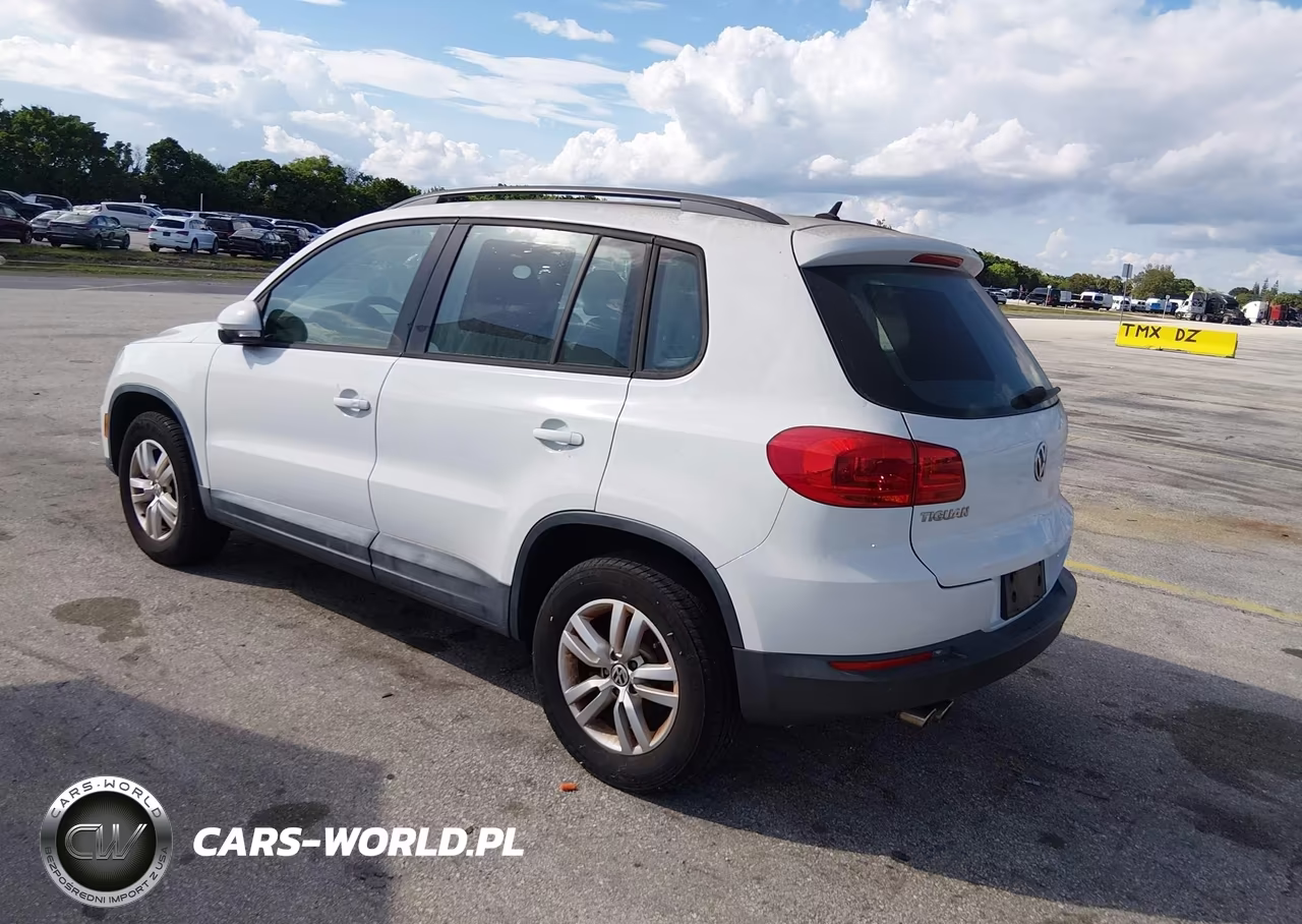 2016 Volkswagen Tiguan R-Line-S-Se-Sel VIN:WVGAV7AX0GW536394 - 3
