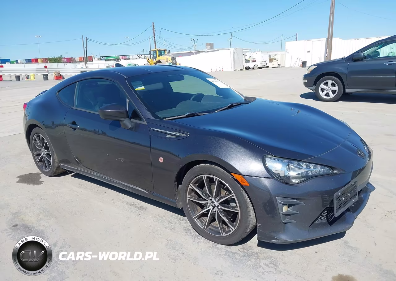 2017 Toyota 86 VIN:JF1ZNAA14H8700676 - 1