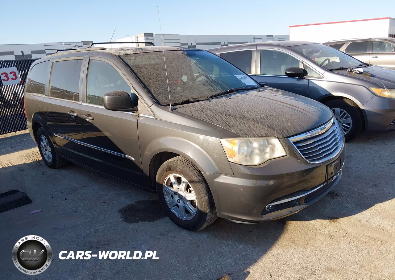 2012 Chrysler Town & Country Touring – zdjęcie 1 z 11