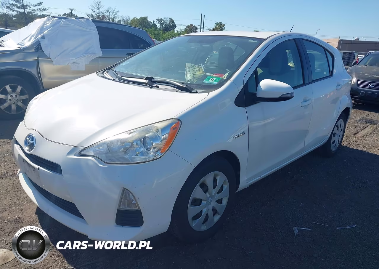 2014 Toyota Prius C One VIN:JTDKDTB33E1069627 - 2