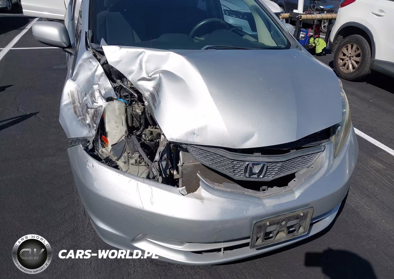 2012 Honda Fit VIN:JHMGE8H33CC025330 - 12