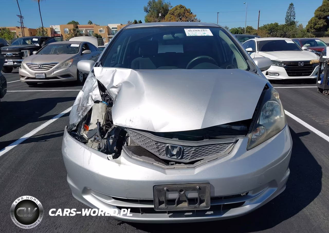 2012 Honda Fit VIN:JHMGE8H33CC025330 - 13