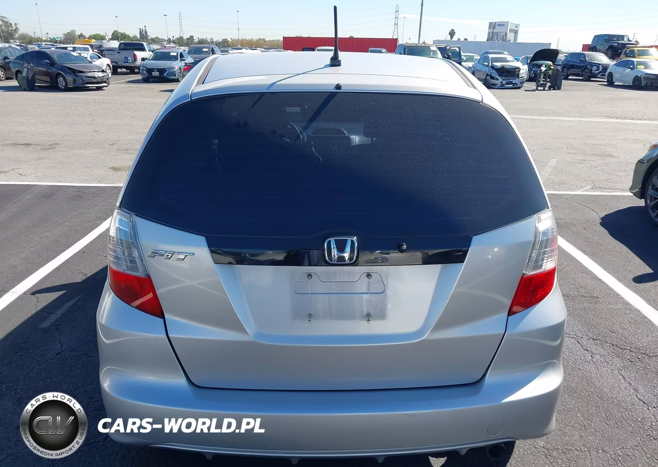 2012 Honda Fit VIN:JHMGE8H33CC025330 - 17