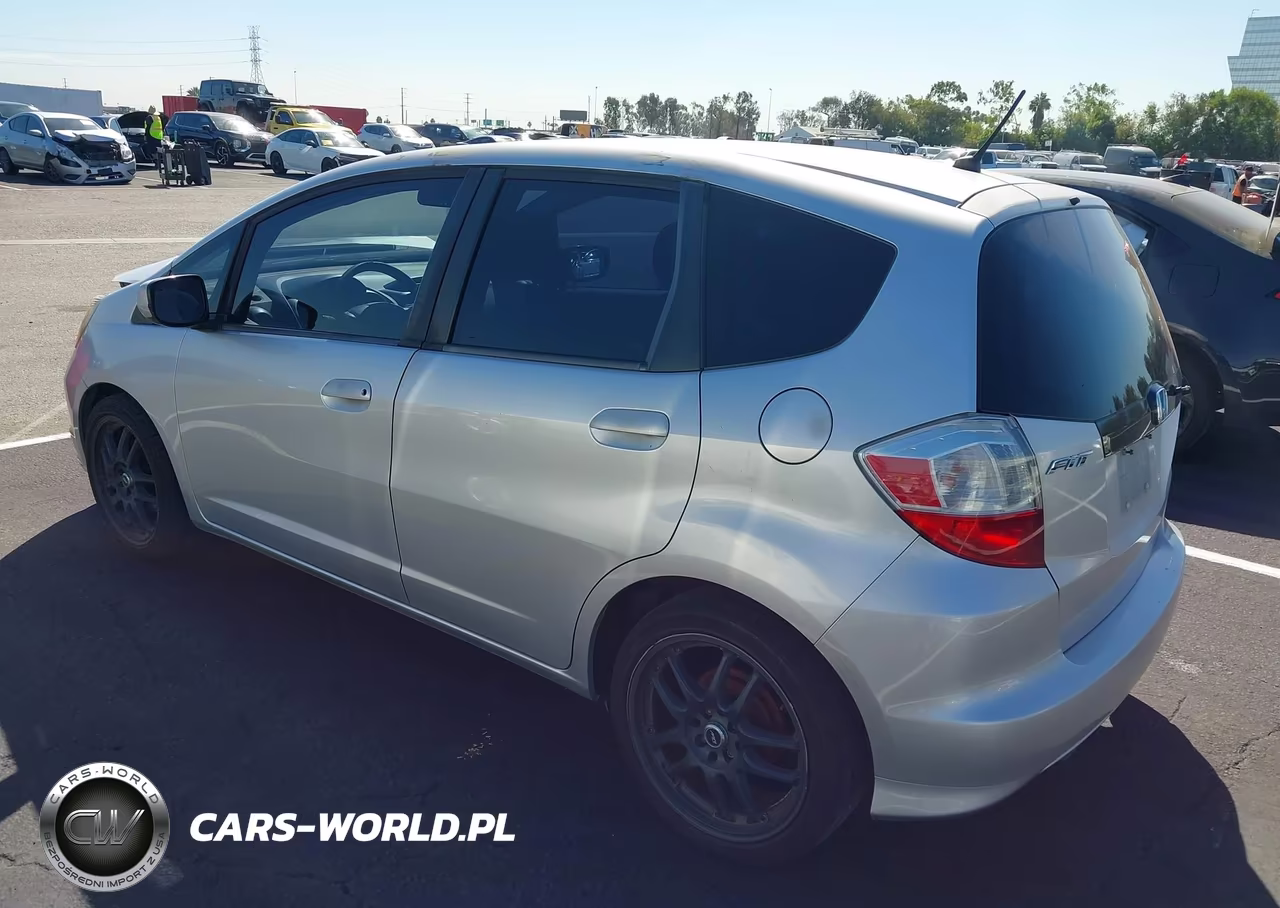 2012 Honda Fit VIN:JHMGE8H33CC025330 - 3
