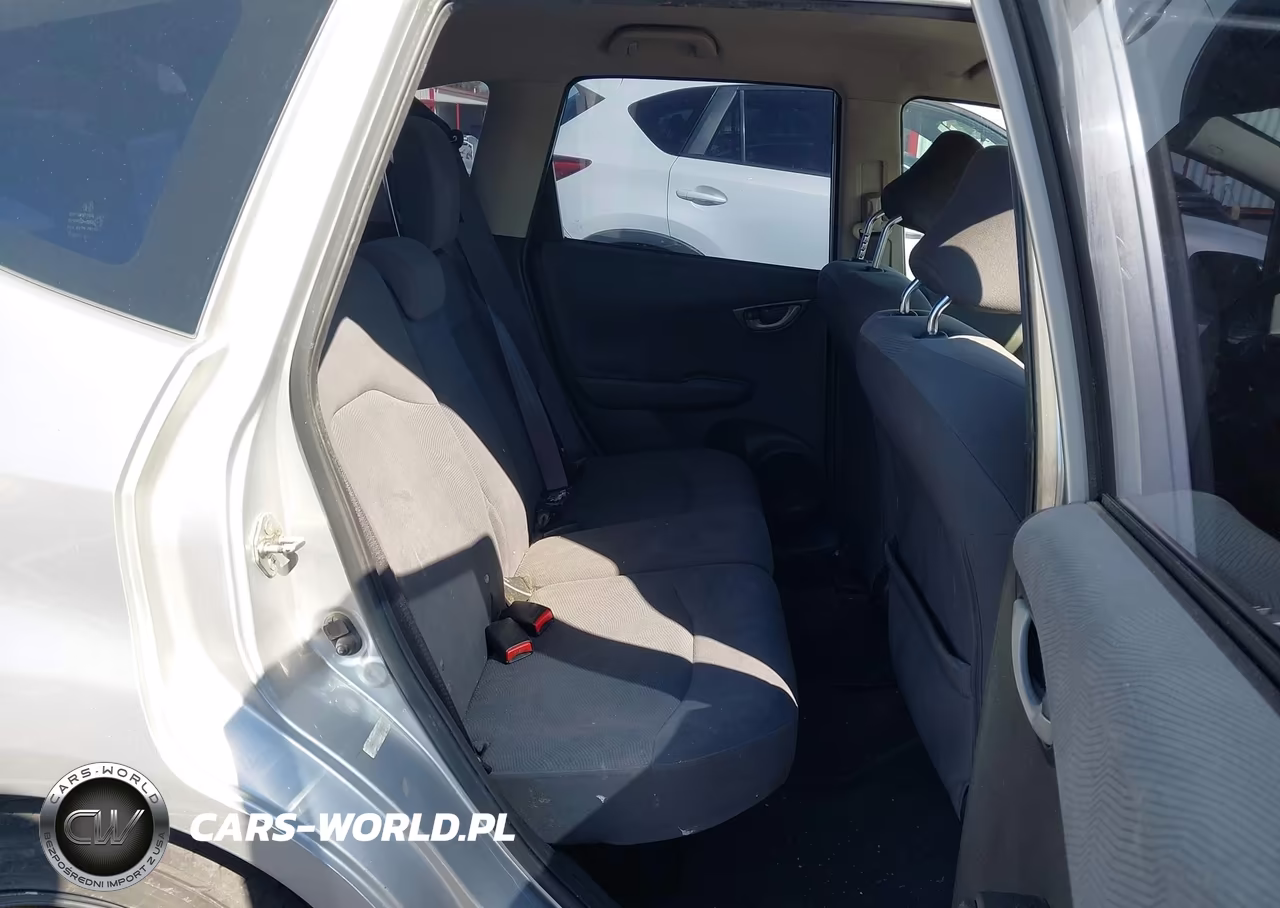 2012 Honda Fit VIN:JHMGE8H33CC025330 - 8