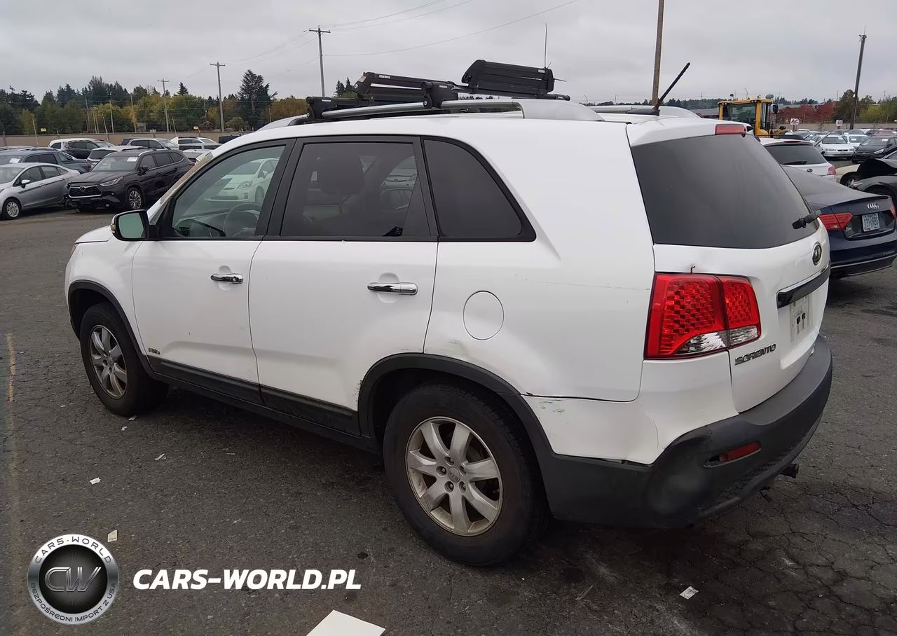 2013 Kia Sorento Lx V6 VIN:5XYKTDA26DG375785 - 3