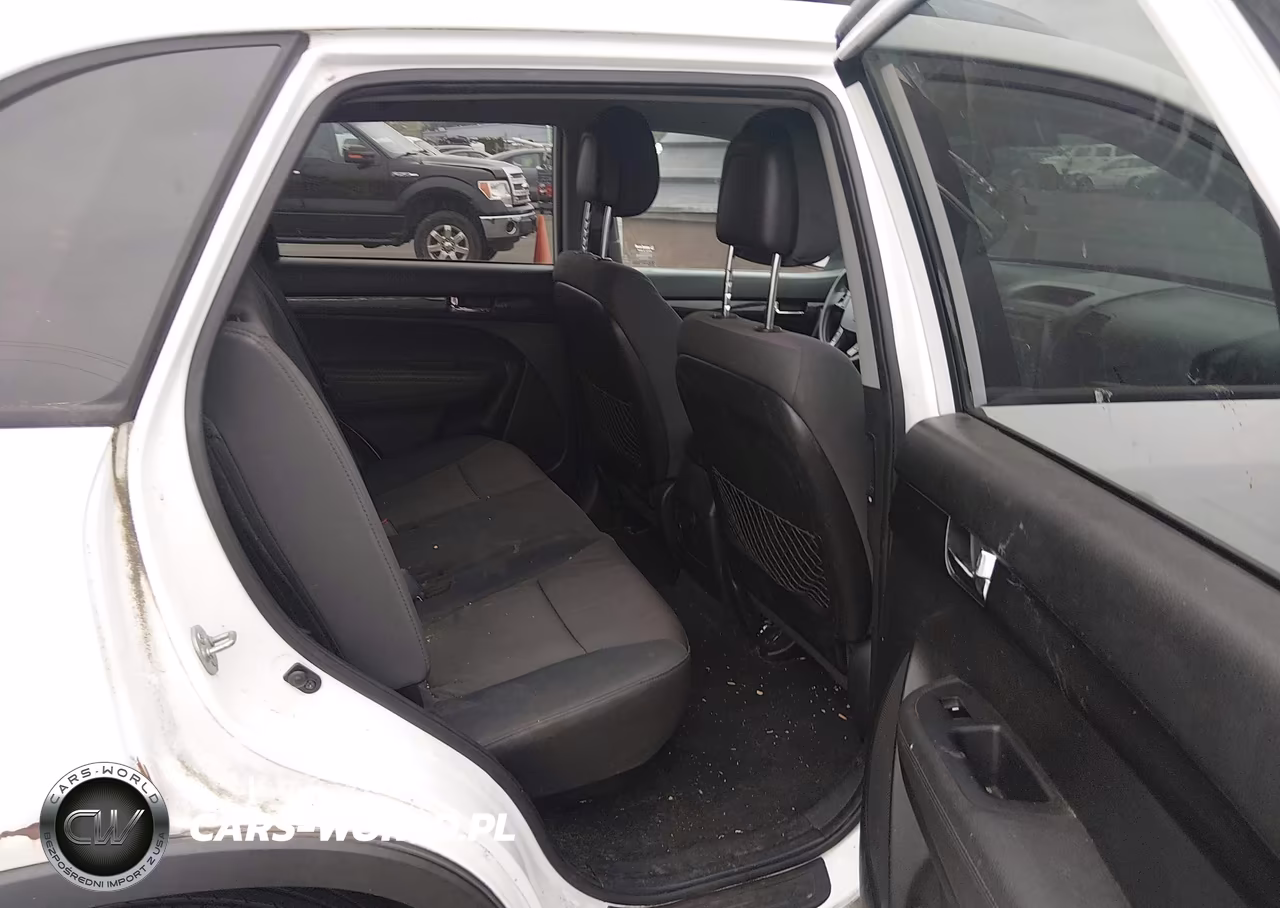 2013 Kia Sorento Lx V6 VIN:5XYKTDA26DG375785 - 8