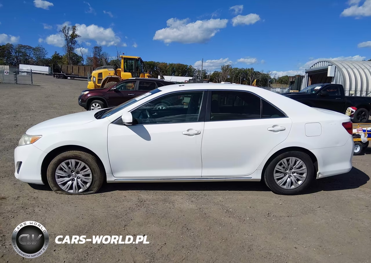 2013 Toyota Camry Le VIN:4T4BF1FK2DR323309 - 14
