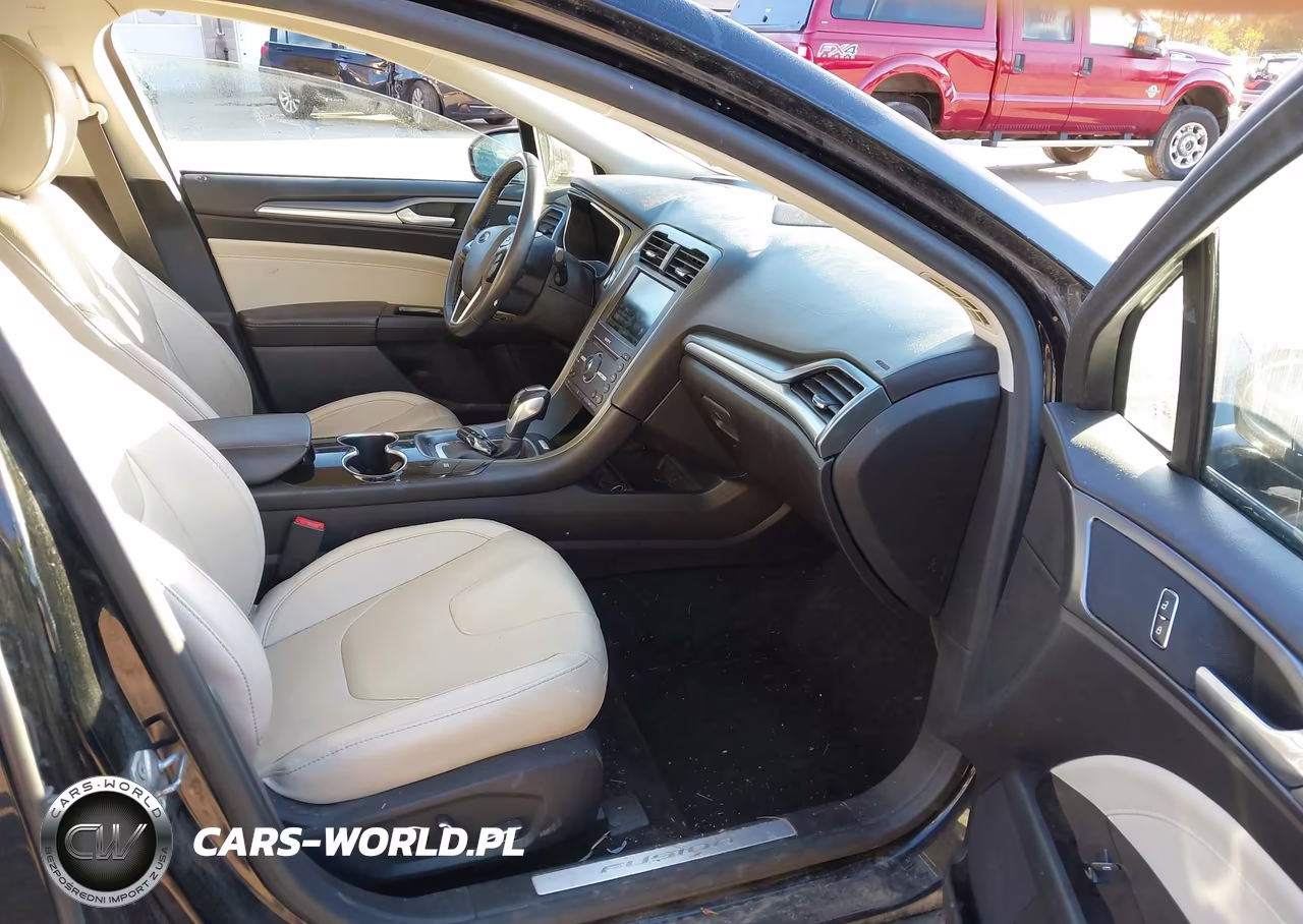 2016 Ford Fusion Hybrid Titanium VIN:3FA6P0RU3GR162233 - 5
