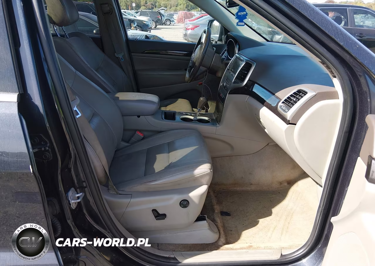 2012 Jeep Grand Cherokee Laredo VIN:1C4RJFAG3CC245512 - 5