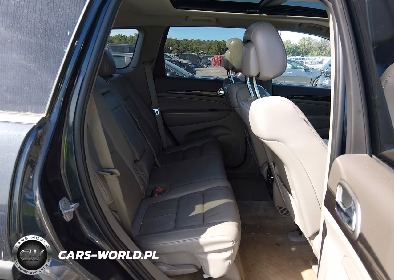 2012 Jeep Grand Cherokee Laredo VIN:1C4RJFAG3CC245512 - 8