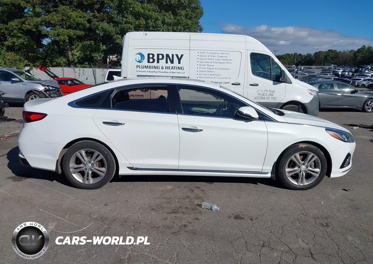 2018 Hyundai Sonata Sport VIN:5NPE34AF3JH694209 - 13
