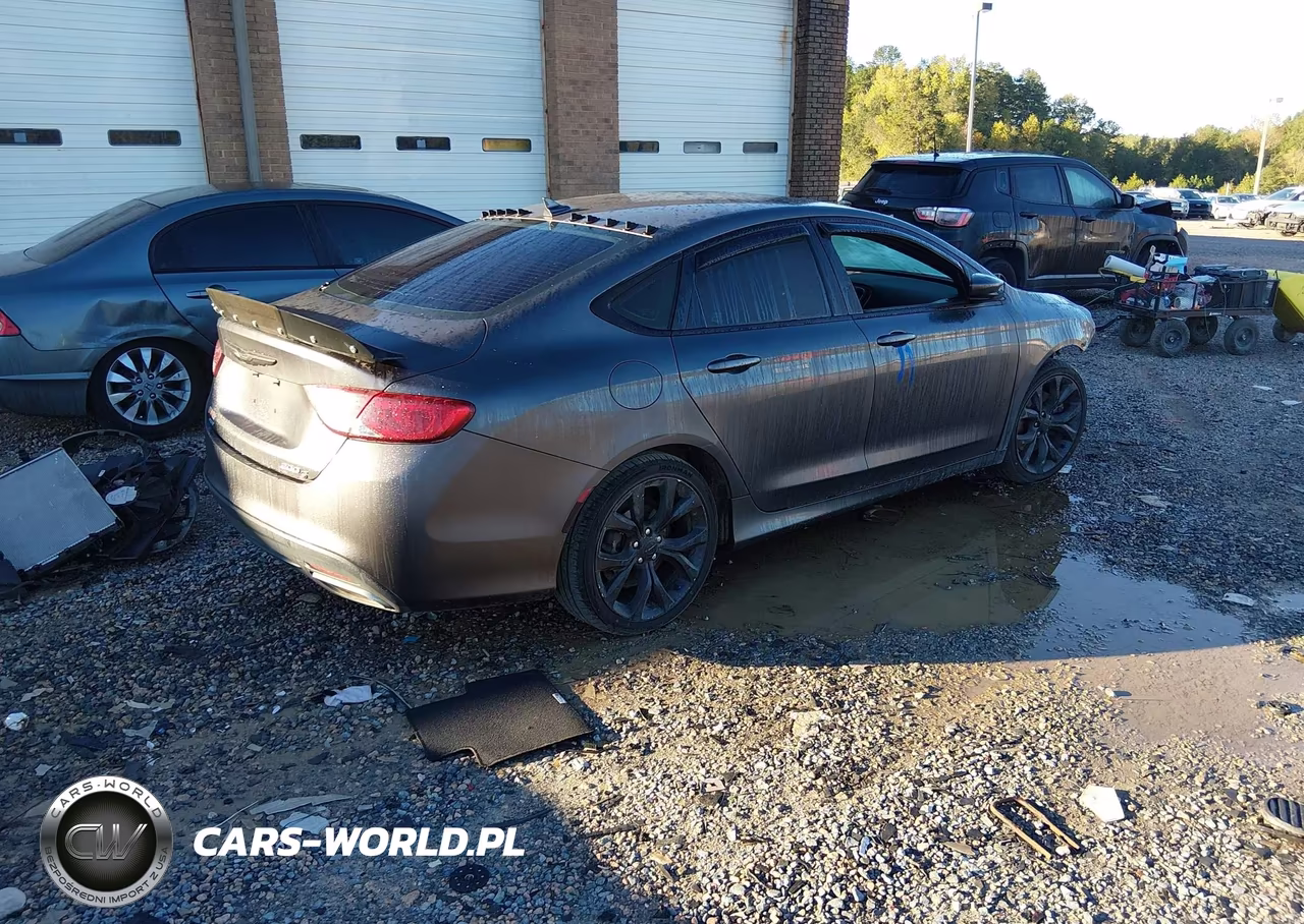 2015 Chrysler 200 S VIN:1C3CCCDG8FN610435 - 4