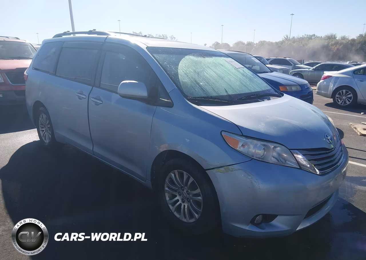 2015 Toyota Sienna Xle 8 Passenger – zdjęcie 1 z 16