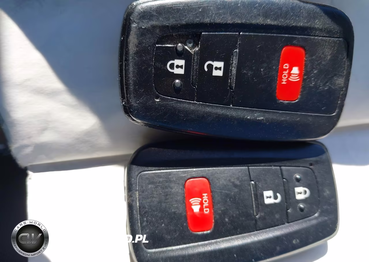 2016 Toyota Prius Two Eco VIN:JTDKARFU0G3025820 - 11