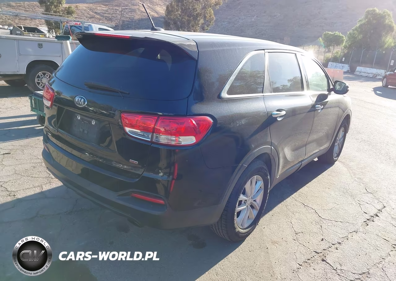 2017 Kia Sorento 2.4L L VIN:5XYPG4A3XHG211142 - 4