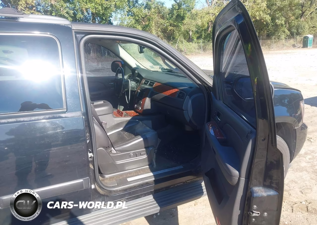 2007 Chevrolet Tahoe Ltz VIN:1GNFC13077J388892 - 5