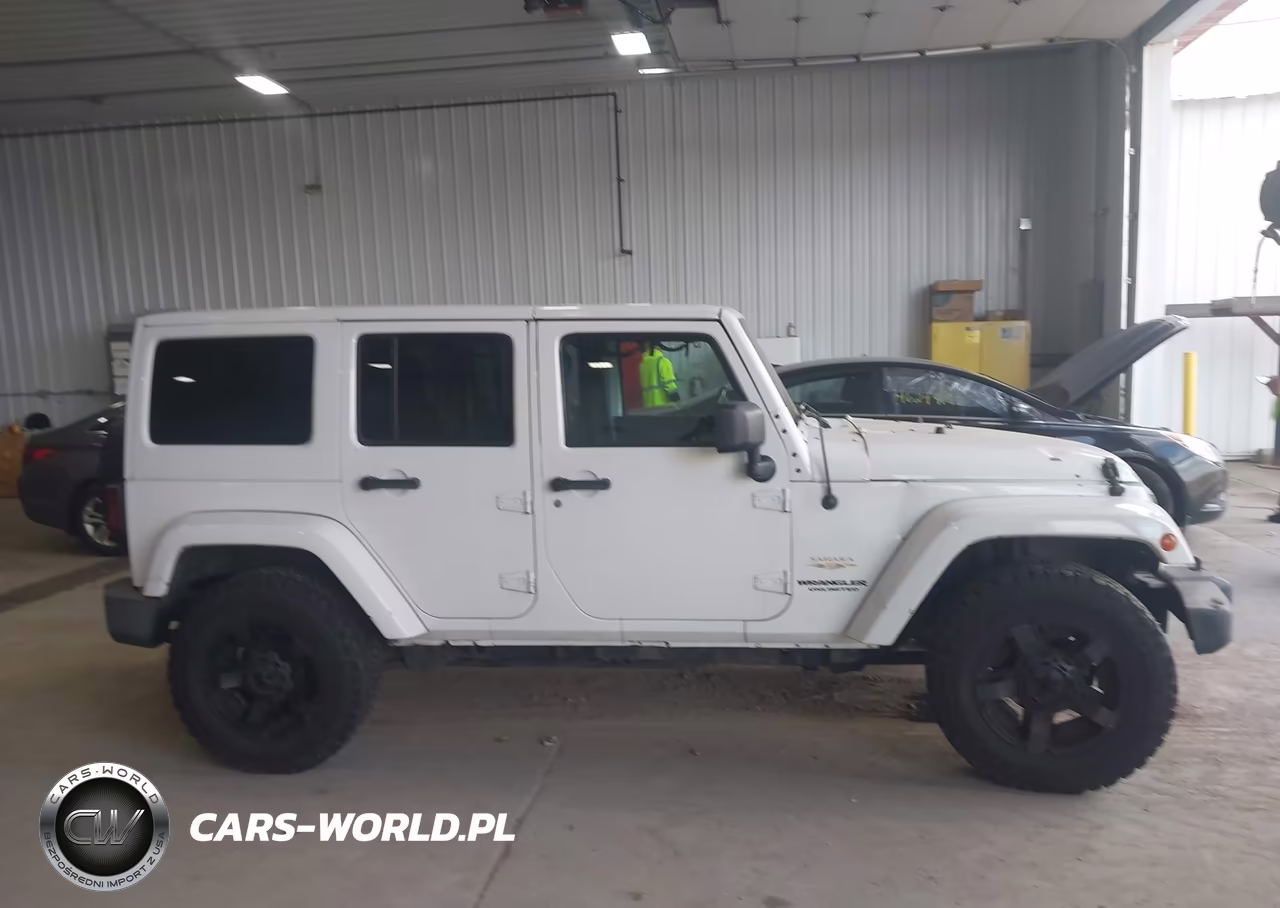 2013 Jeep Wrangler Unlimited Sahara VIN:1C4BJWEG7DL519551 - 13