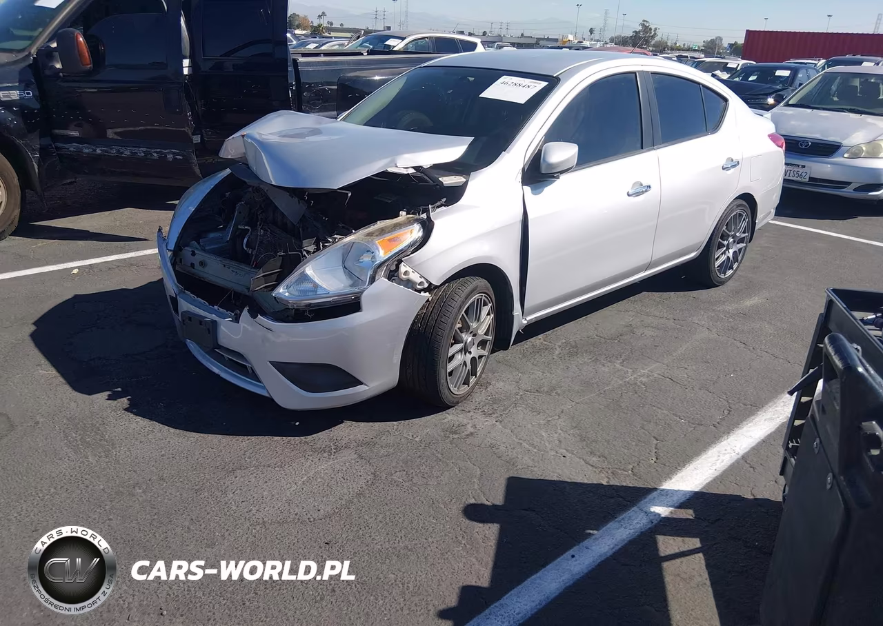 2015 Nissan Versa 1.6 Sv
