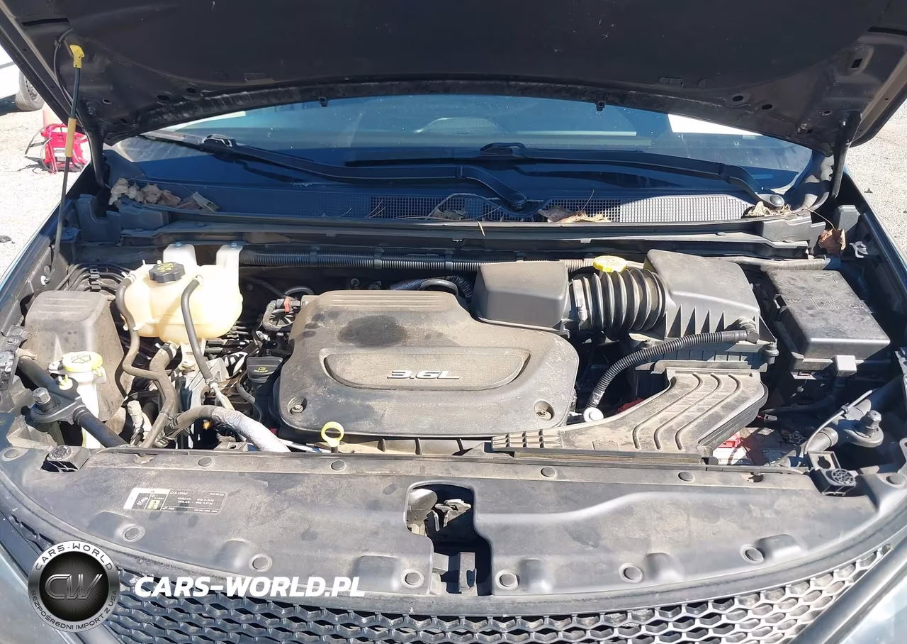 2018 Chrysler Pacifica L VIN:2C4RC1AG9JR274868 - 10