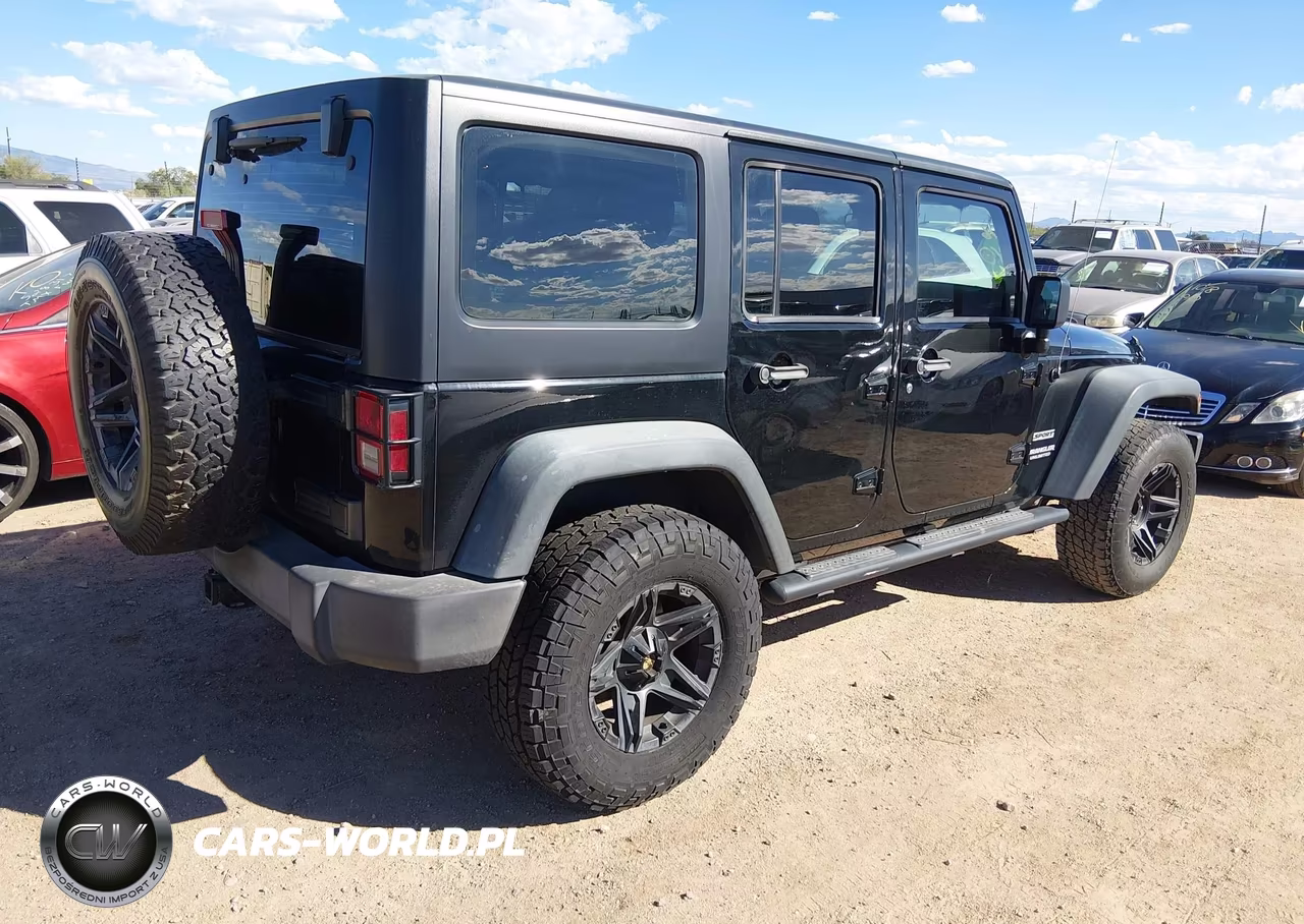 2012 Jeep Wrangler Unlimited Sport VIN:1C4BJWDG5CL274703 - 4