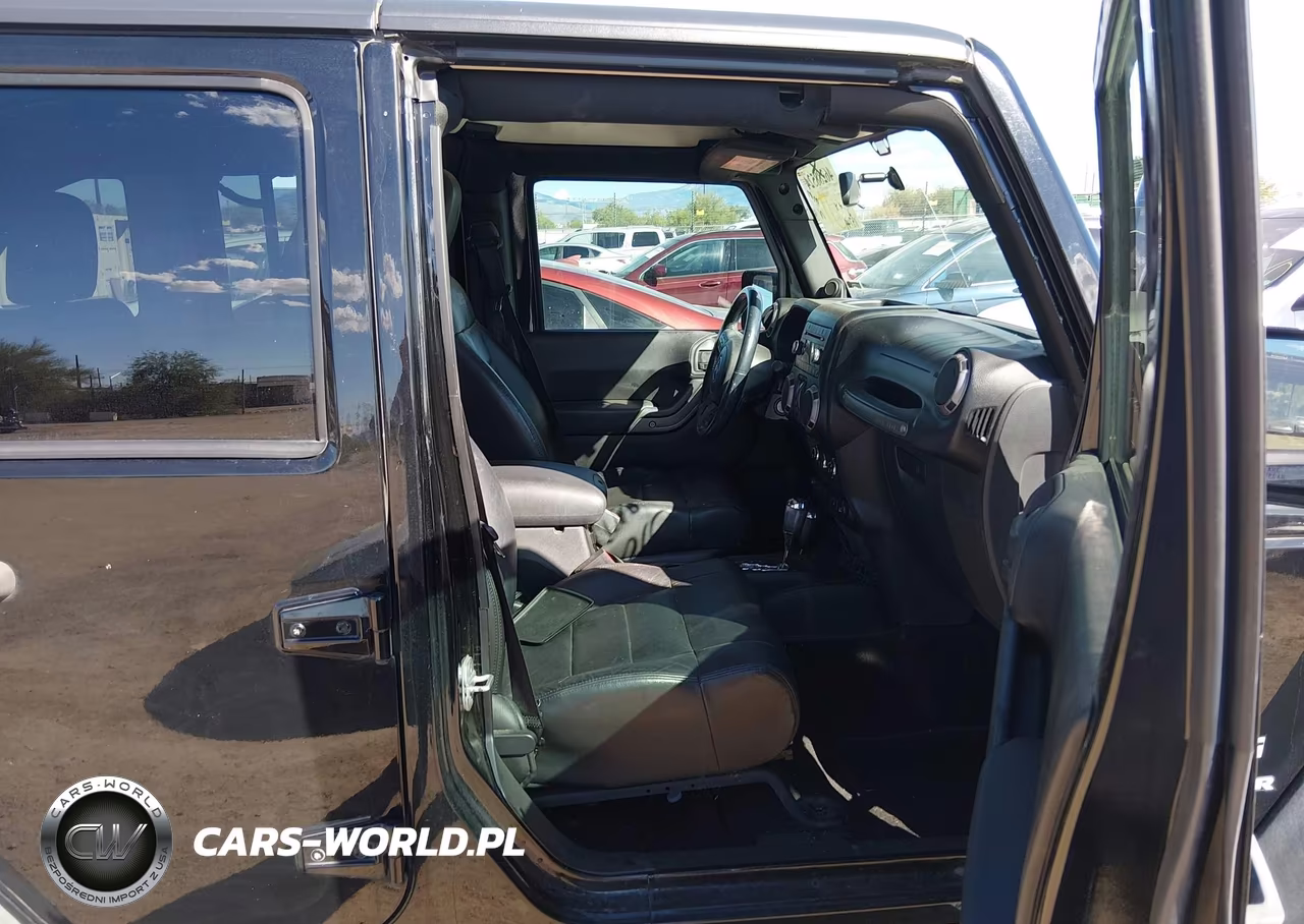 2012 Jeep Wrangler Unlimited Sport VIN:1C4BJWDG5CL274703 - 5