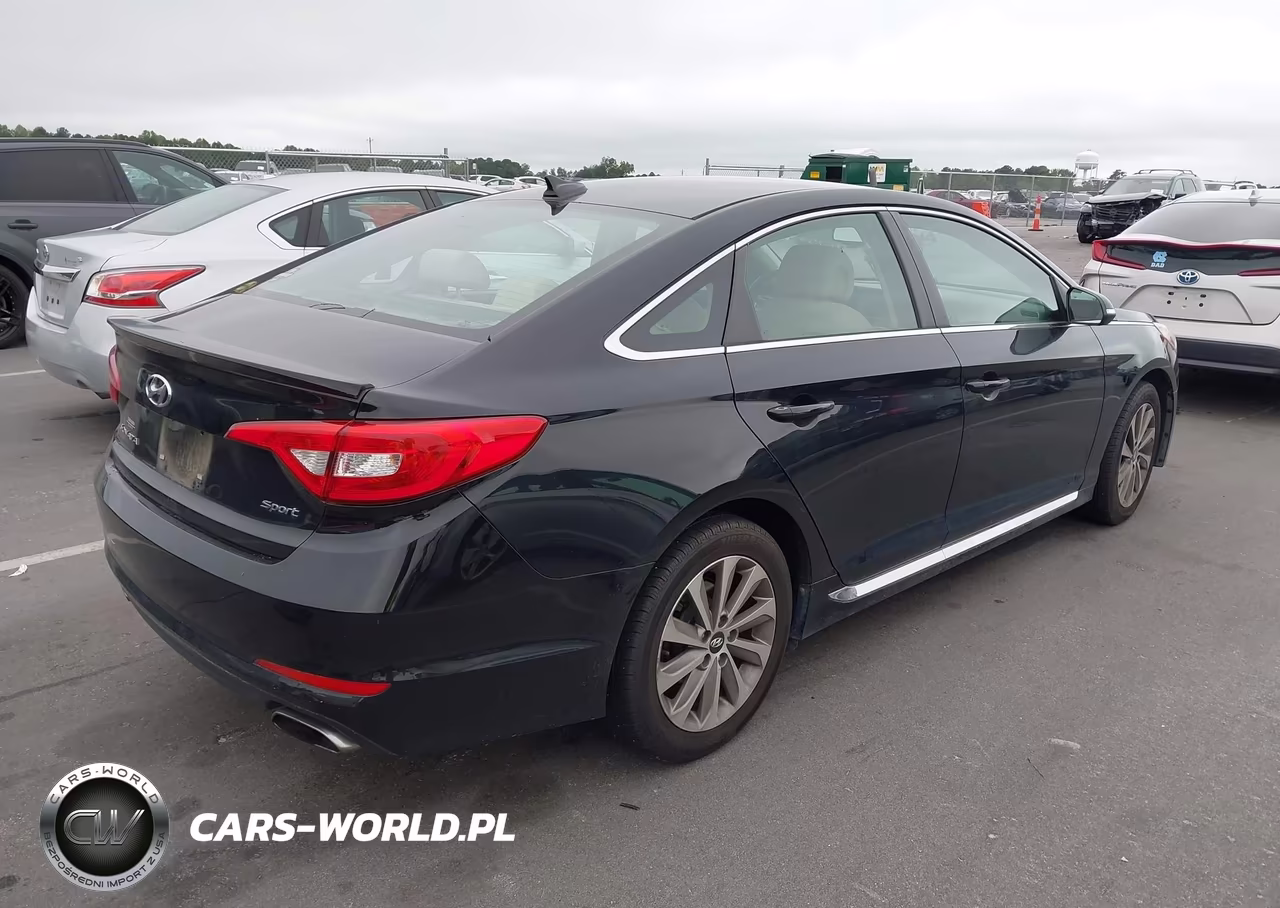 2015 Hyundai Sonata Sport VIN:5NPE34AF2FH165681 - 4