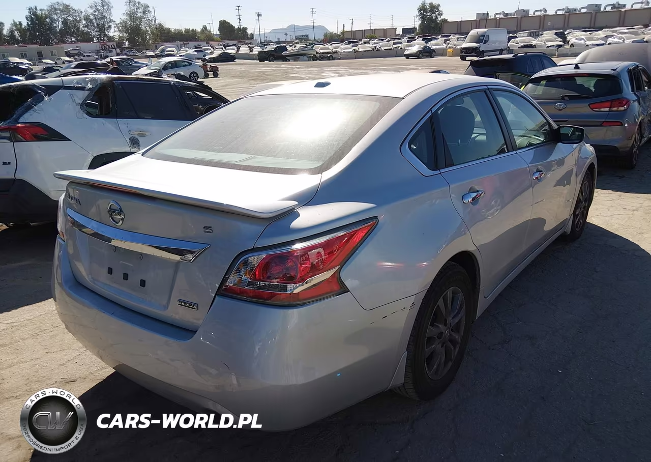 2015 Nissan Altima 2.5 S VIN:1N4AL3AP1FC571504 - 4