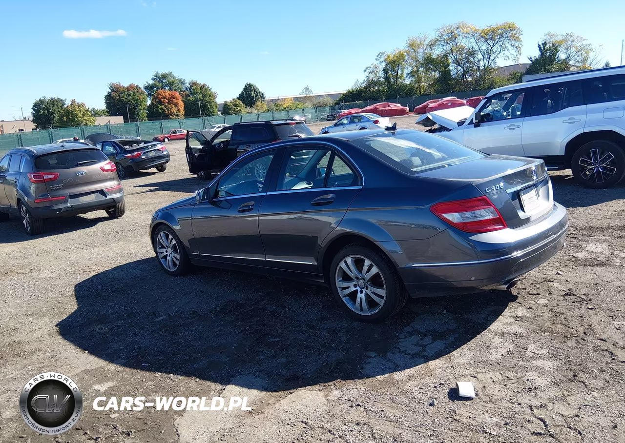 2011 Mercedes-Benz C 300 Luxury 4Matic VIN:WDDGF8BB0BR167036 - 3