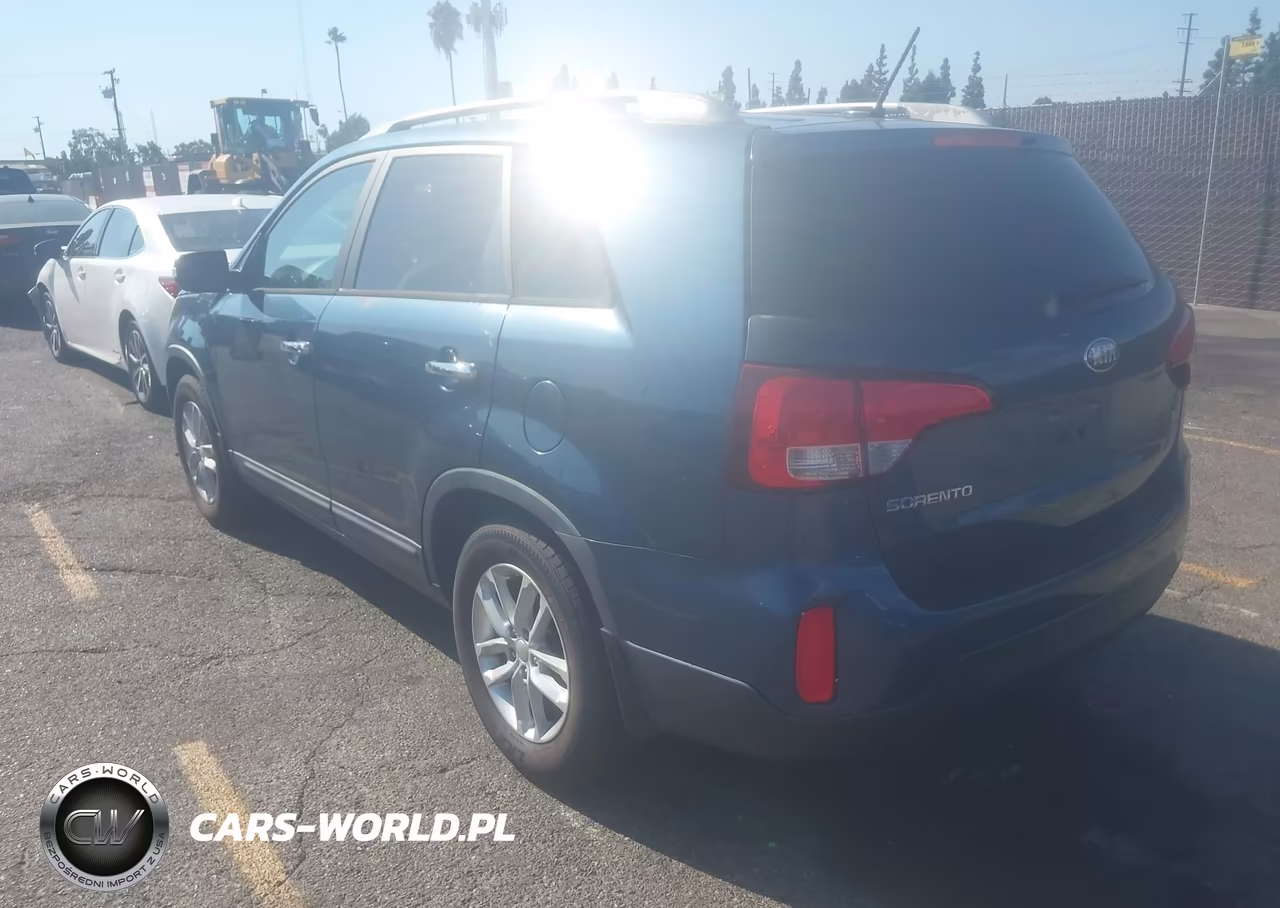 2014 Kia Sorento Lx V6 VIN:5XYKT4A72EG474701 - 3