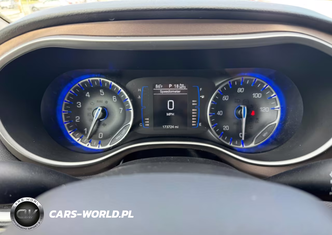 2019 Chrysler Pacifica Touring L VIN:2C4RC1BG9KR554080 - 7
