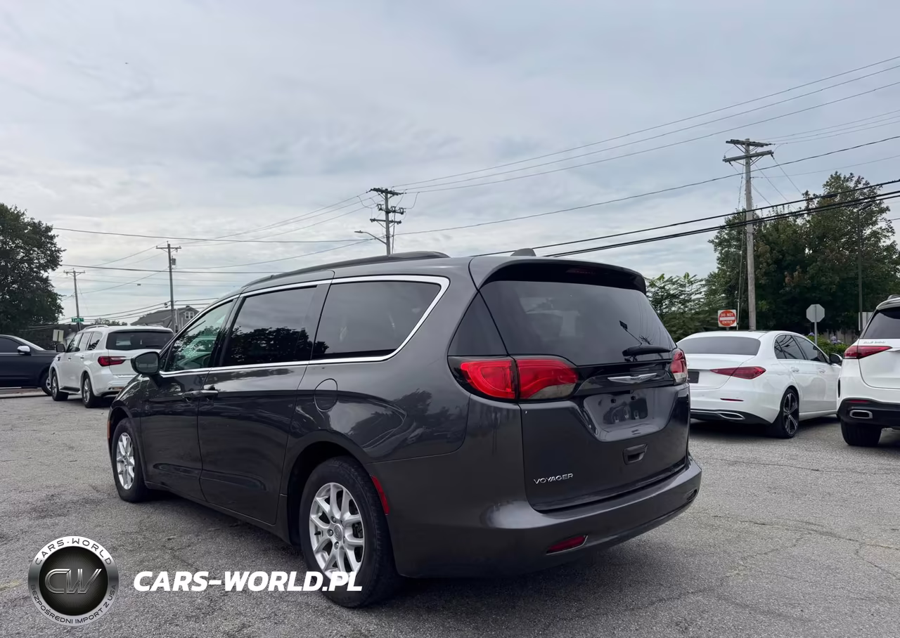 2020 Chrysler Voyager Lxi VIN:2C4RC1DG4LR164552 - 3