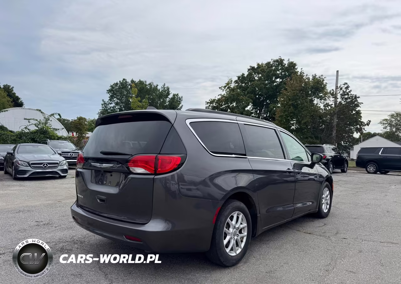 2020 Chrysler Voyager Lxi VIN:2C4RC1DG4LR164552 - 4
