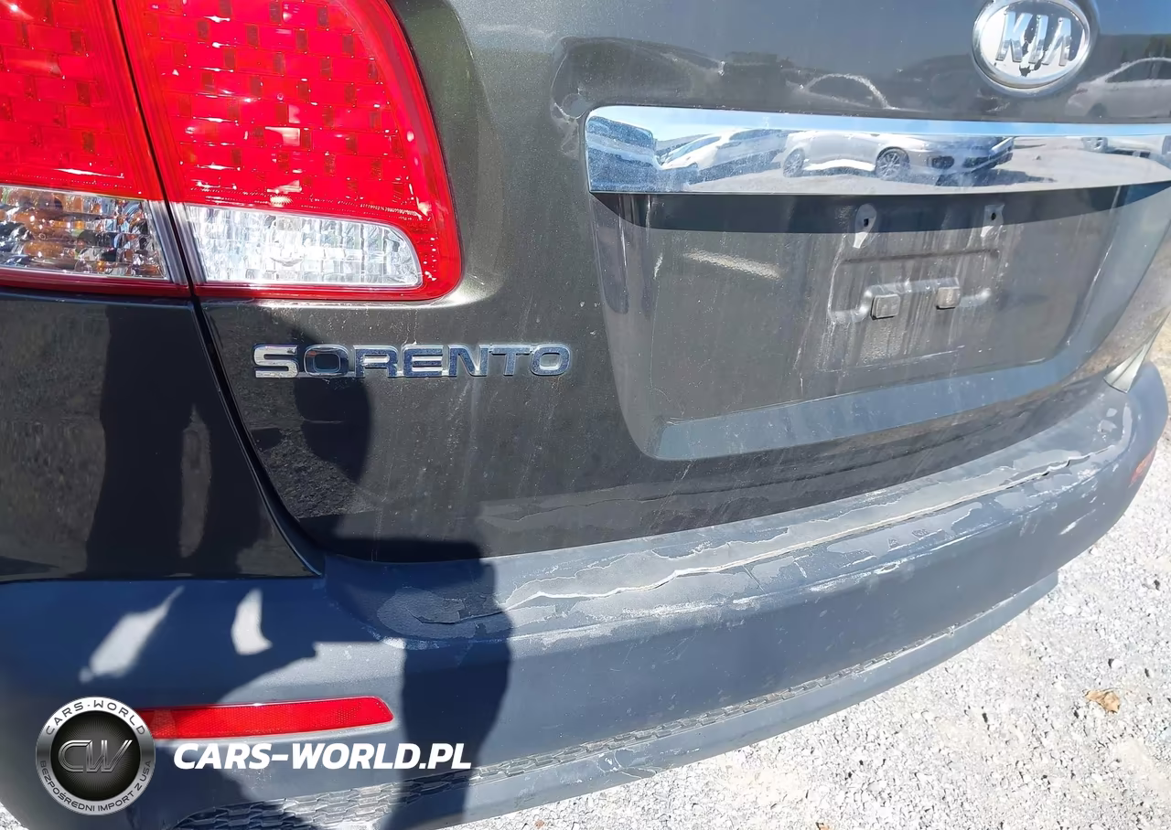 2011 Kia Sorento Lx VIN:5XYKTCA12BG139942 - 13