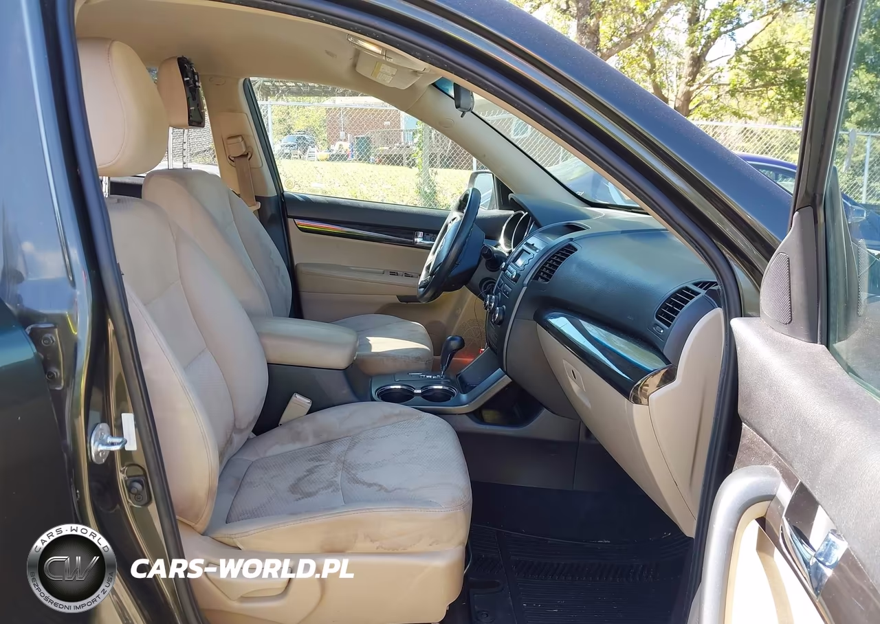 2011 Kia Sorento Lx VIN:5XYKTCA12BG139942 - 5