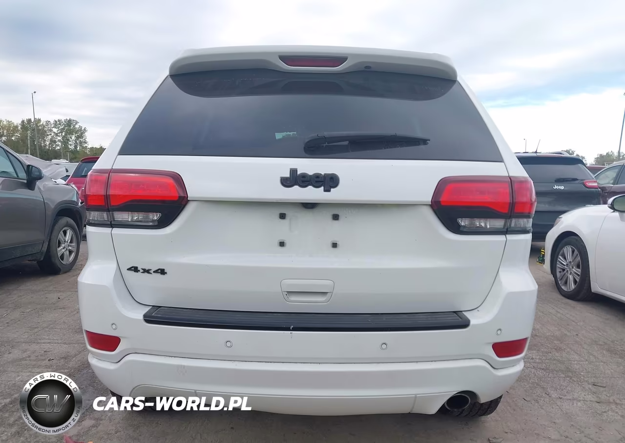 2017 Jeep Grand Cherokee Altitude 4X4 VIN:1C4RJFAG5HC755464 - 16