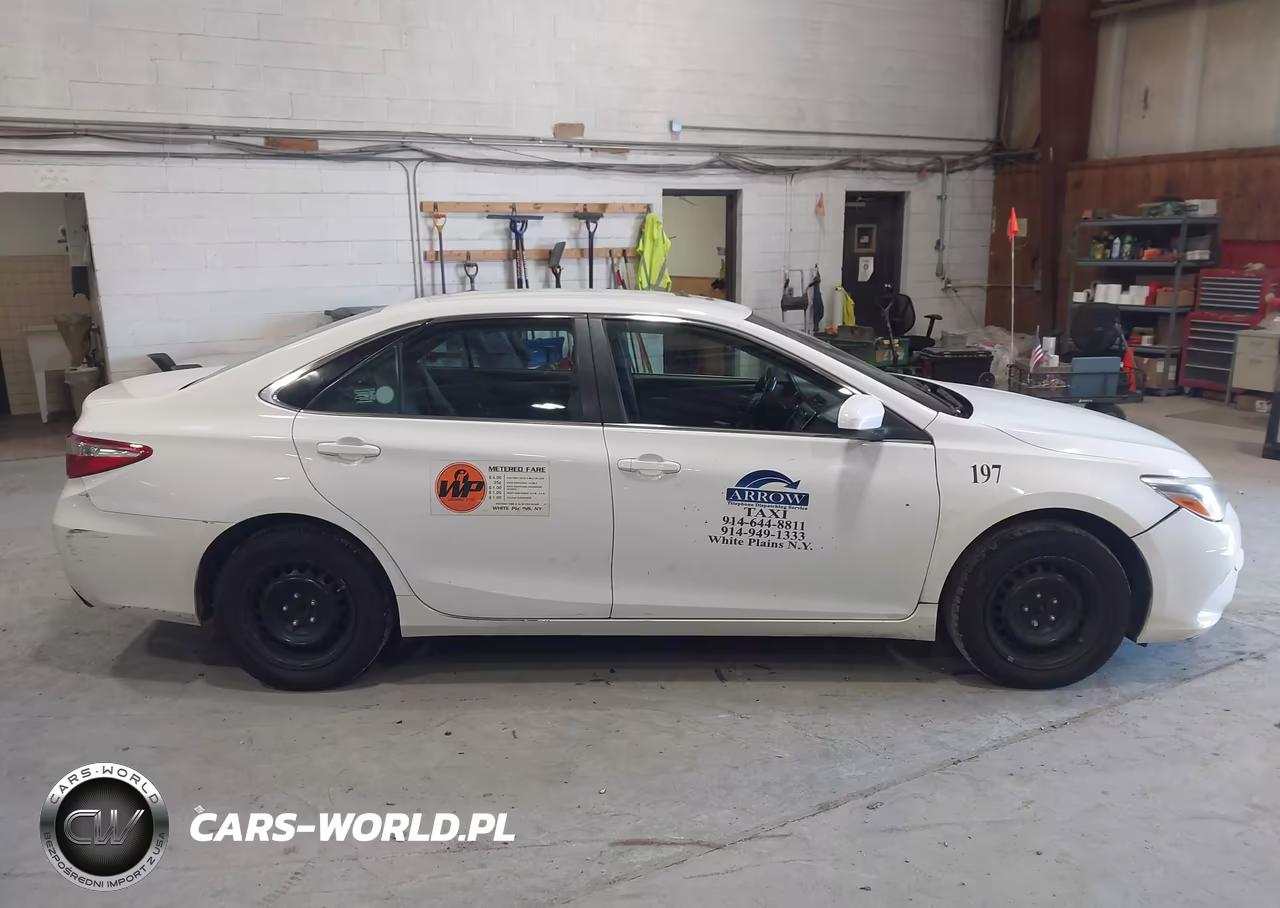 2015 Toyota Camry Le VIN:4T1BF1FK3FU890741 - 13