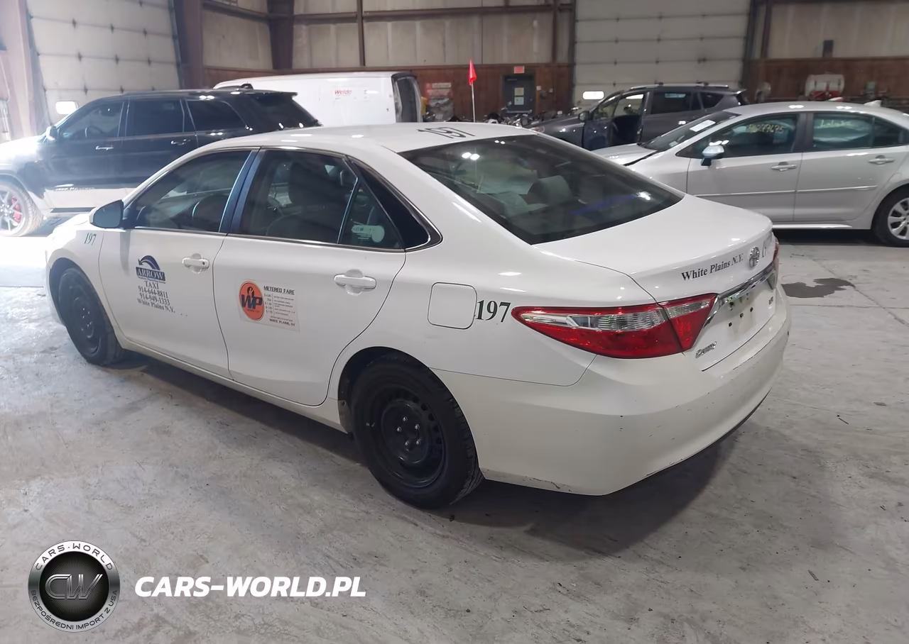2015 Toyota Camry Le VIN:4T1BF1FK3FU890741 - 3