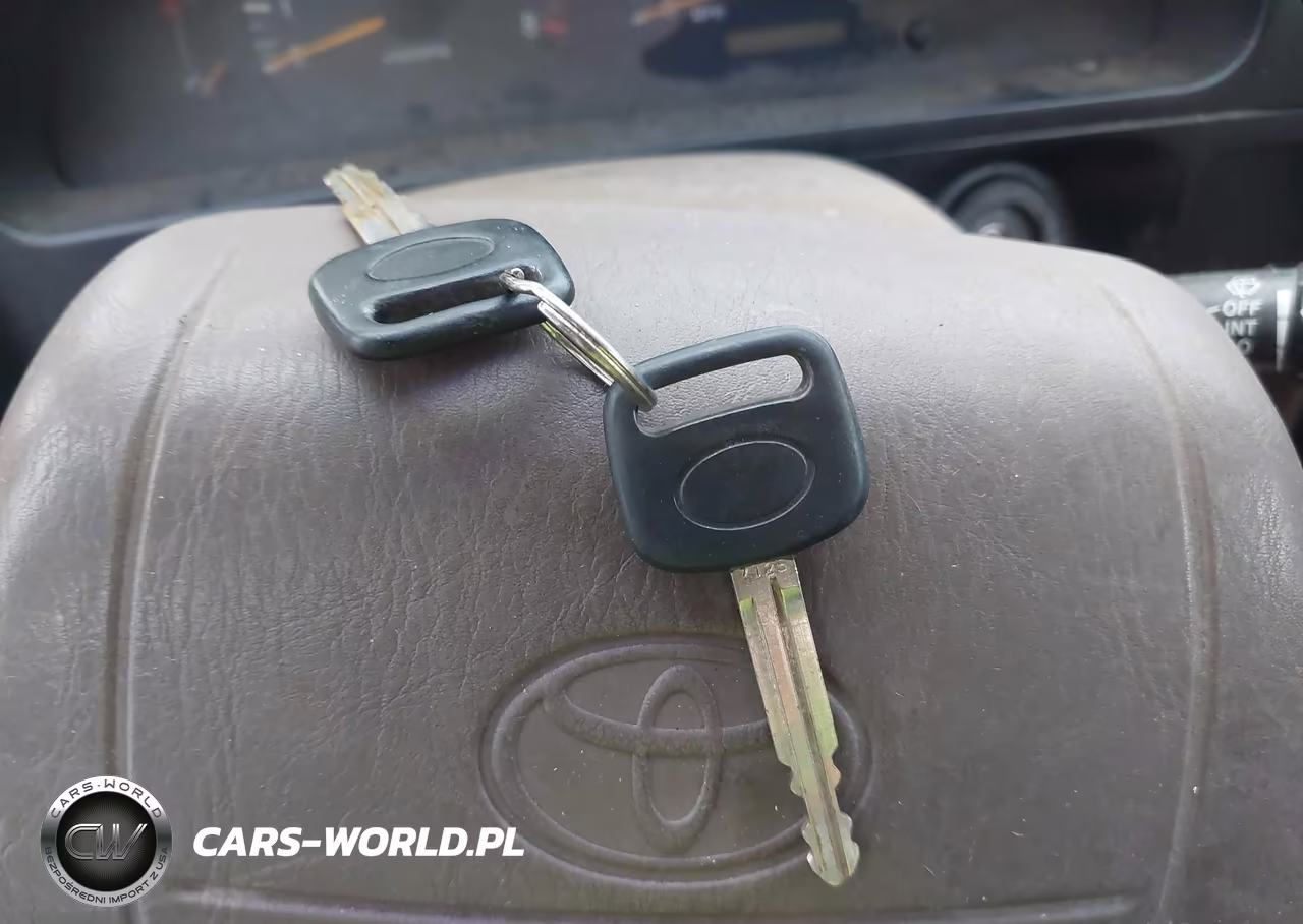1999 Toyota Tacoma VIN:4TAWM72N9XZ562285 - 11