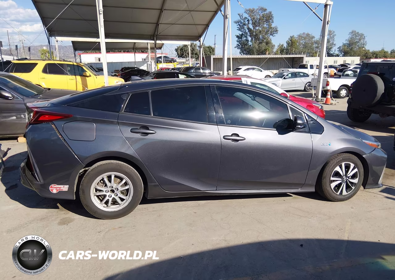 2017 Toyota Prius Prime Plus VIN:JTDKARFPXH3053717 - 16