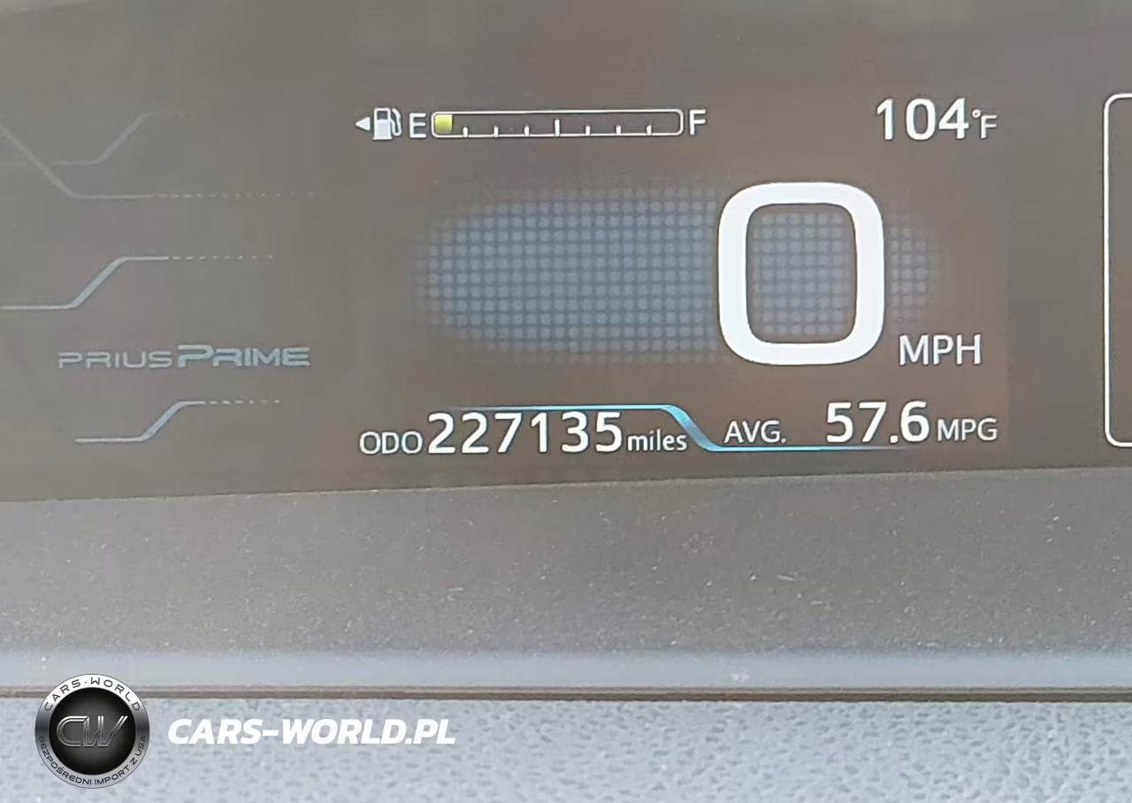 2017 Toyota Prius Prime Plus VIN:JTDKARFPXH3053717 - 18