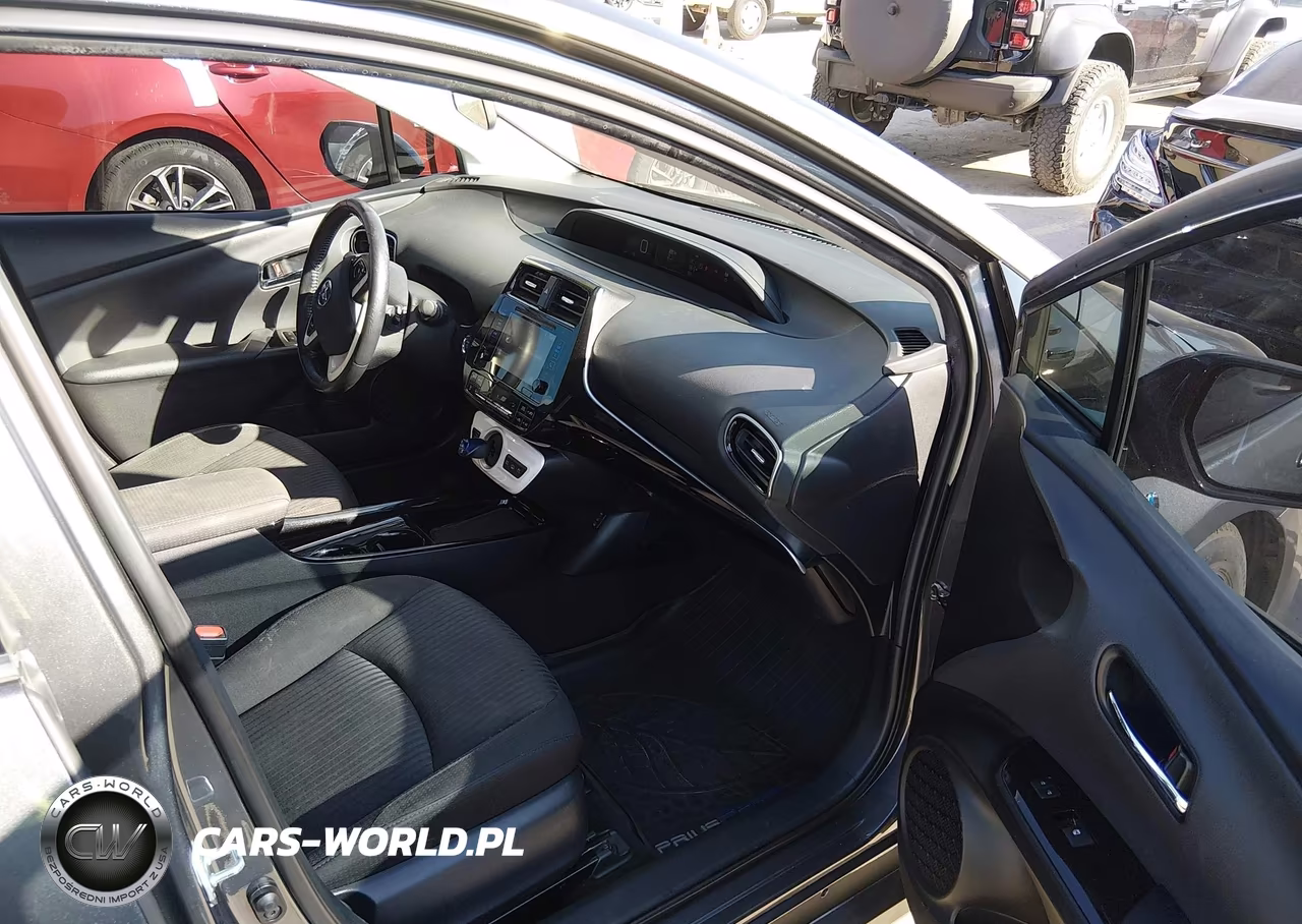 2017 Toyota Prius Prime Plus VIN:JTDKARFPXH3053717 - 5
