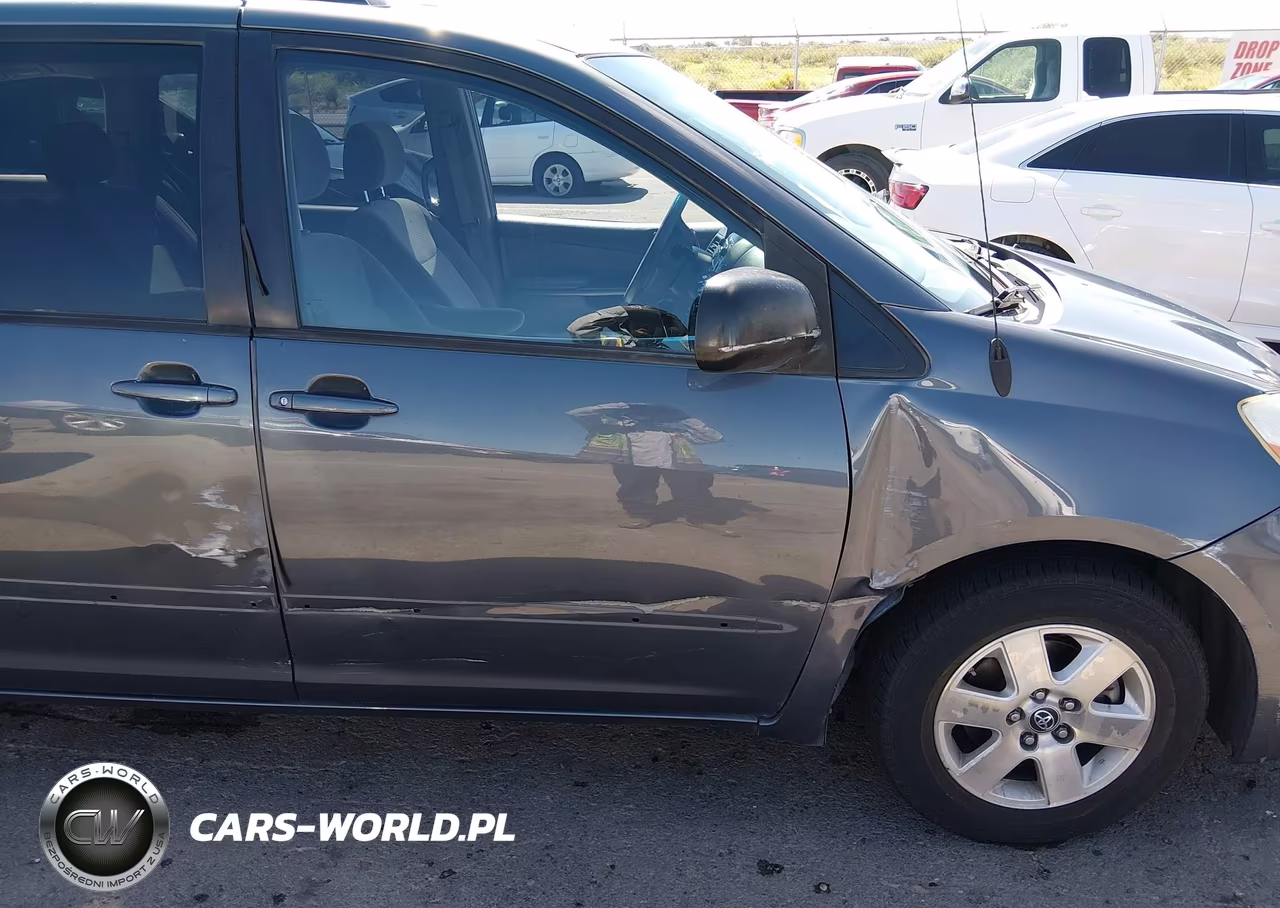 2007 Toyota Sienna Le VIN:5TDZK23C67S077045 - 13