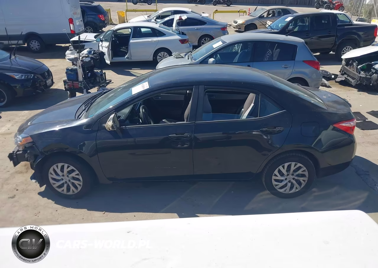 2018 Toyota Corolla Le VIN:5YFBURHE1JP805577 - 15