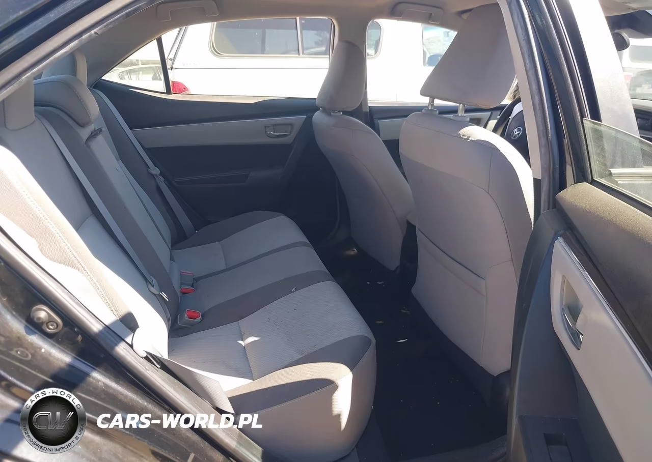 2018 Toyota Corolla Le VIN:5YFBURHE1JP805577 - 8