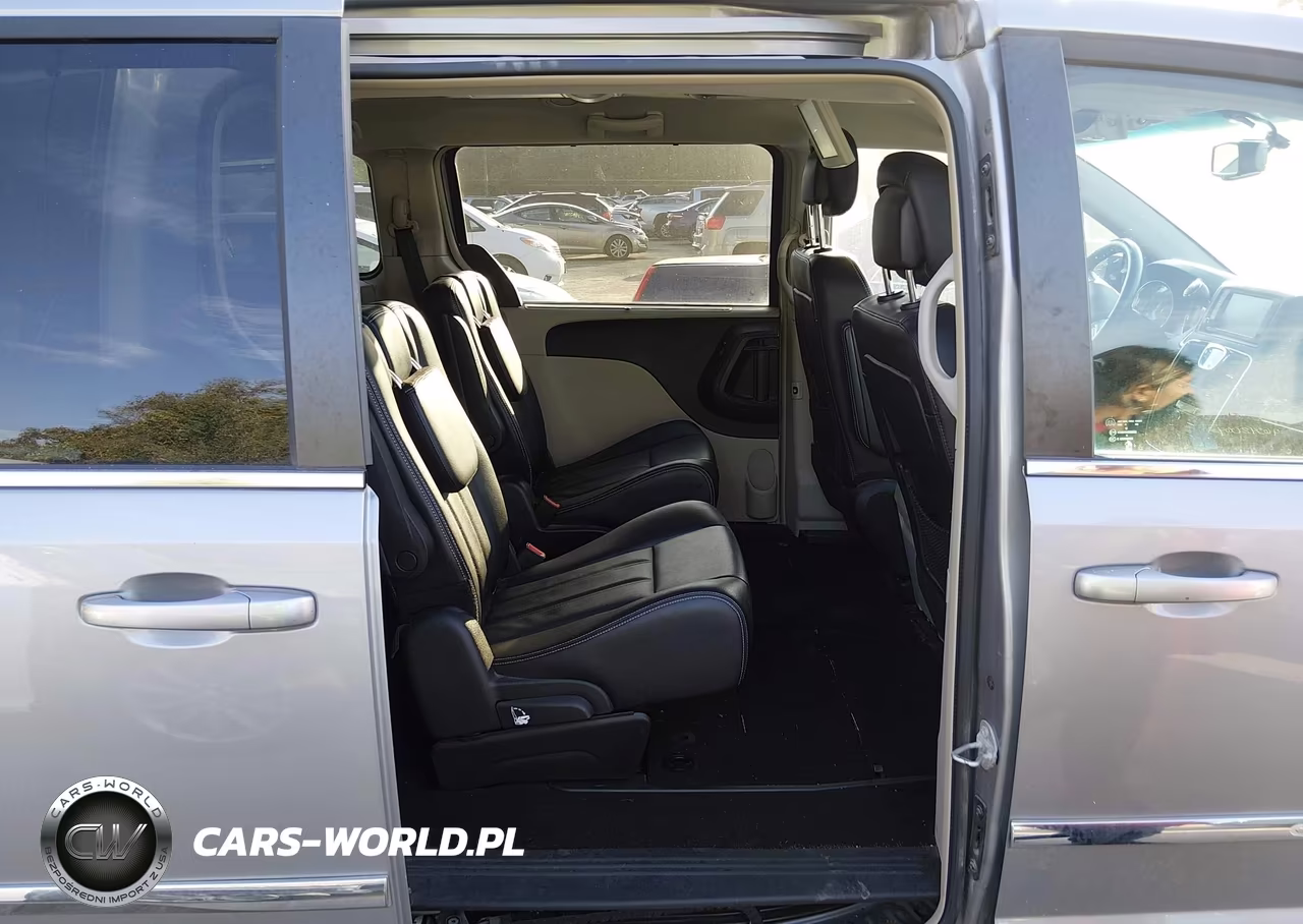 2014 Chrysler Town & Country Touring VIN:2C4RC1BG5ER374275 - 8