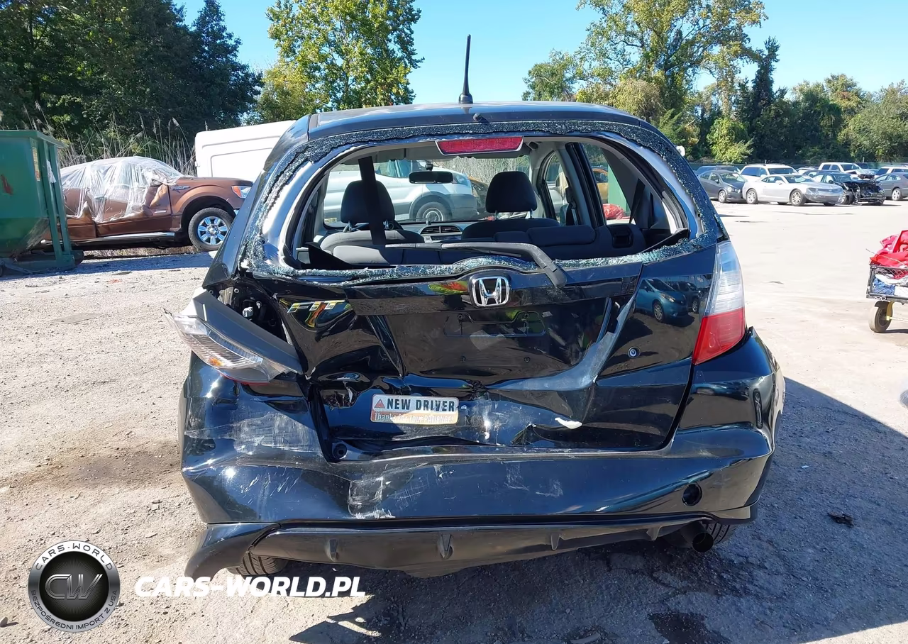 2010 Honda Fit VIN:JHMGE8H20AS023772 - 16
