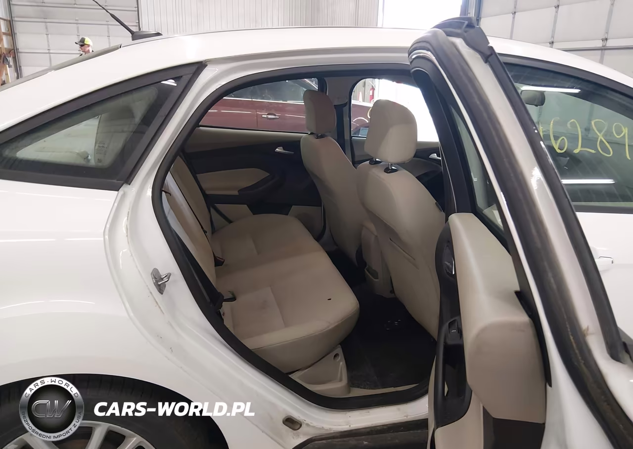 2015 Ford Focus Se VIN:1FADP3F23FL364577 - 8